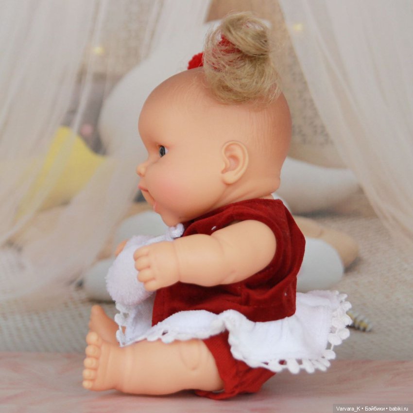 Paola Reina пупс "Сантик" Люсия, 22 см (фото 4)