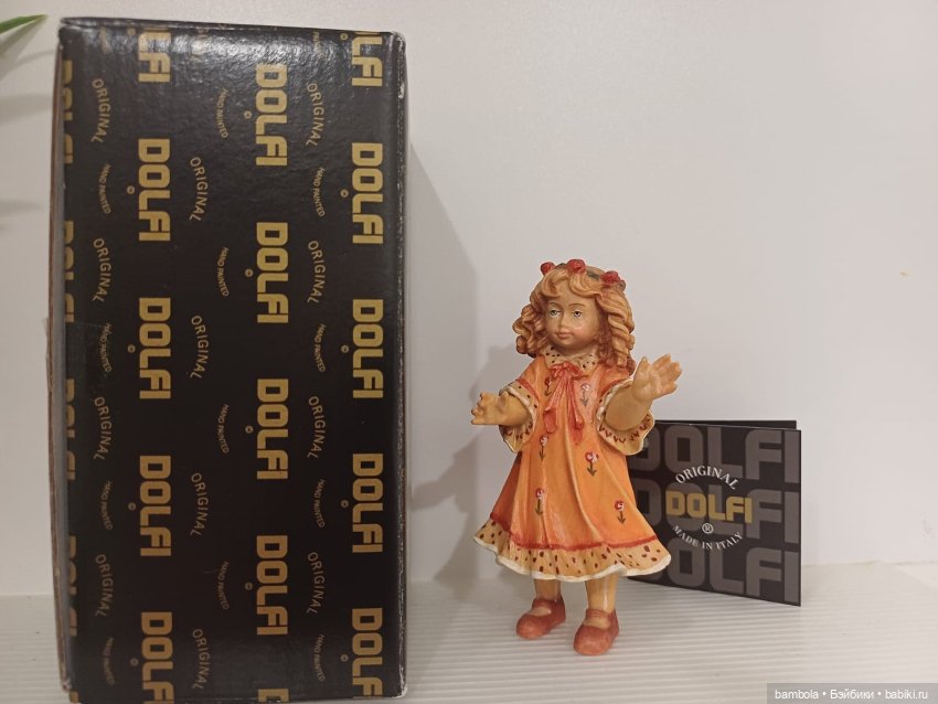 Деревянная коллекционная фигурка девочки ЕIenа от итальянской фабрики Dolfi