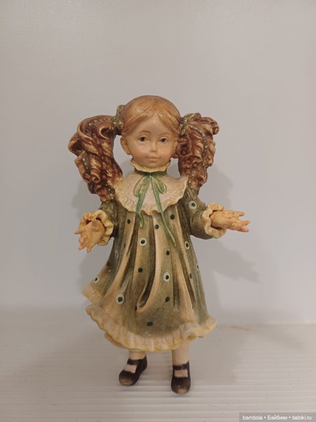 Деревянная коллекционная фигурка девочки Nadia от итальянской фабрики Dolfi (фото 2)