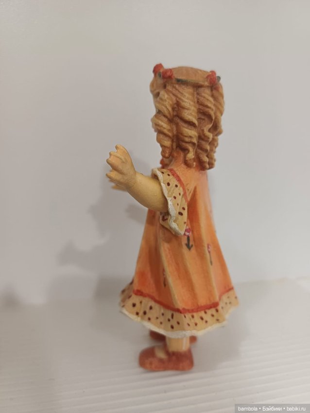 Деревянная коллекционная фигурка девочки ЕIenа от итальянской фабрики Dolfi (фото 5)