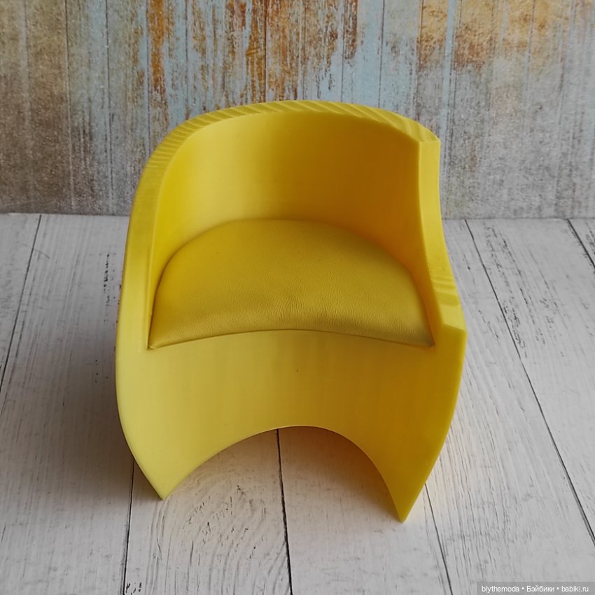 Кресло для куклы Паола Рейна