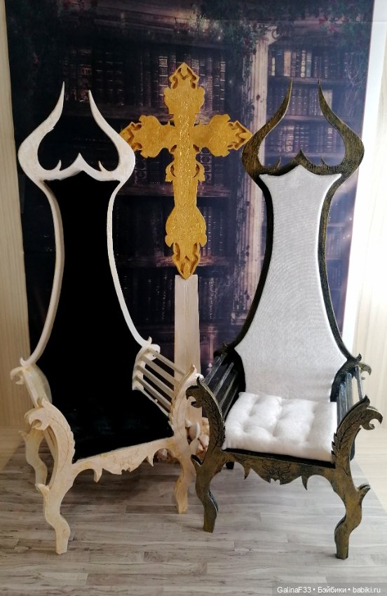 Два кресла с бархатом и крест (Хорор, Хэллоуин) (фото 4)