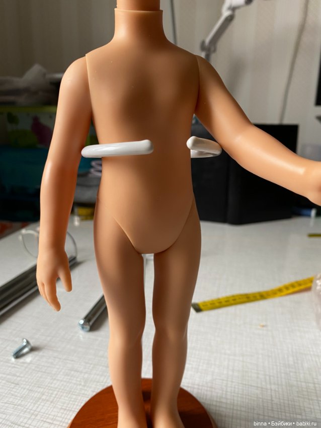 Подставки для кукол на деревянной основе (фото 5)