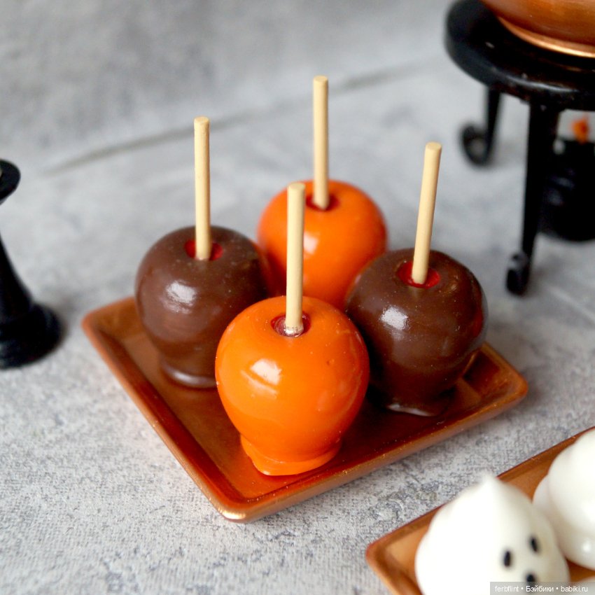 Набор для Хэллоуина №5 в масштабе 1:6 (фото 5)