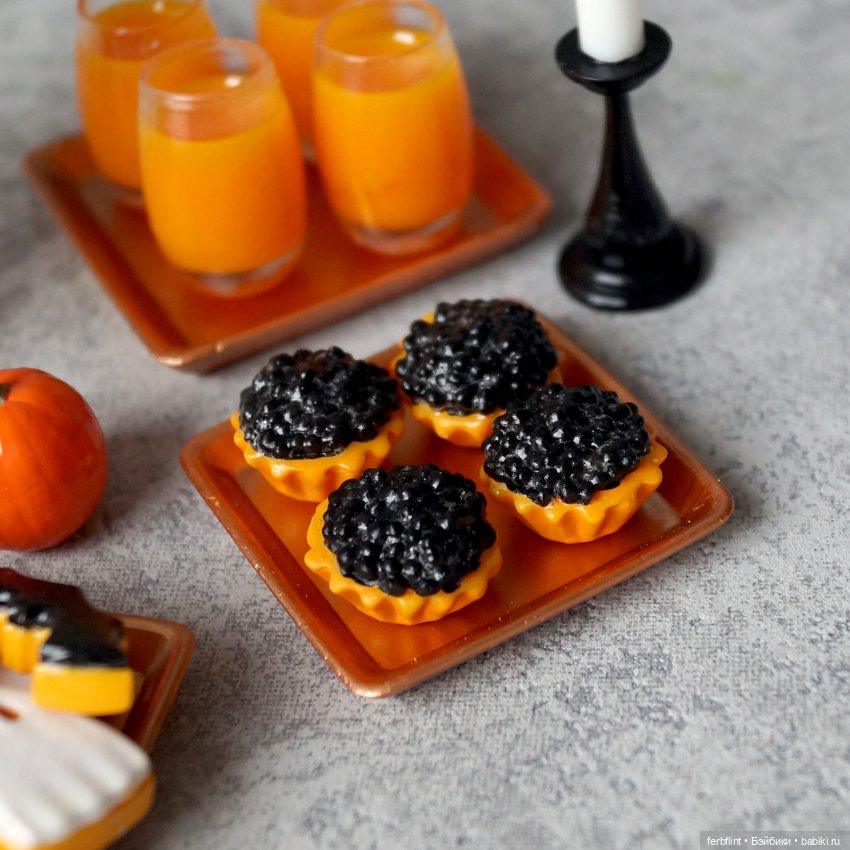 Набор для Хэллоуина №5 в масштабе 1:6 (фото 4)