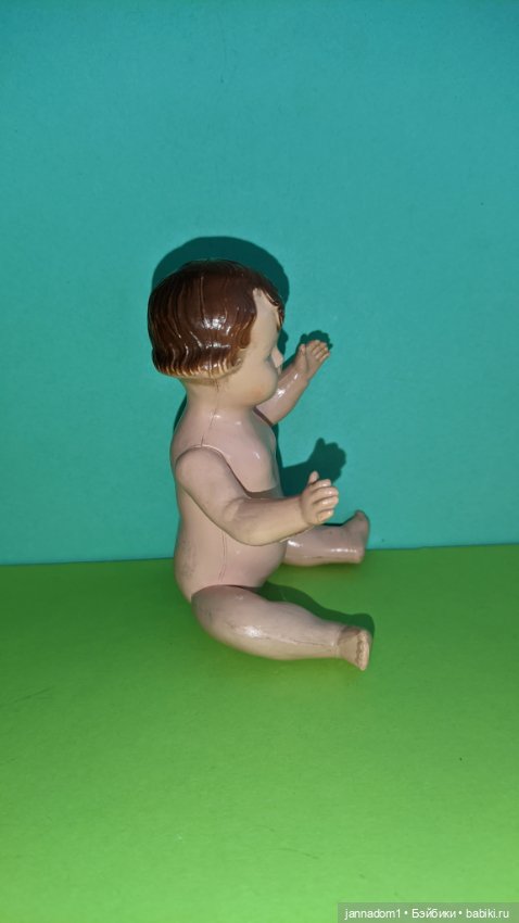 Целлулоидная куколка с рельефными волосами, высота 13 см (фото 4)