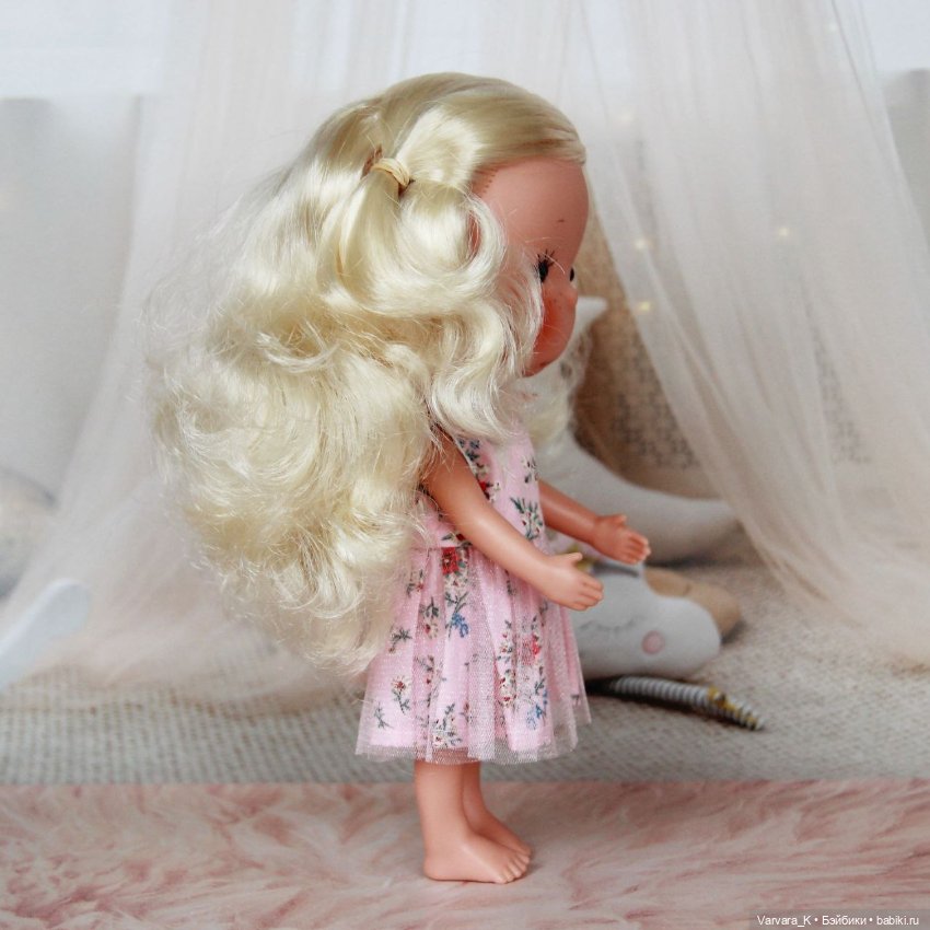 Llorens, Miss Minis, платиновая блондинка в платье, 26 см (фото 8)