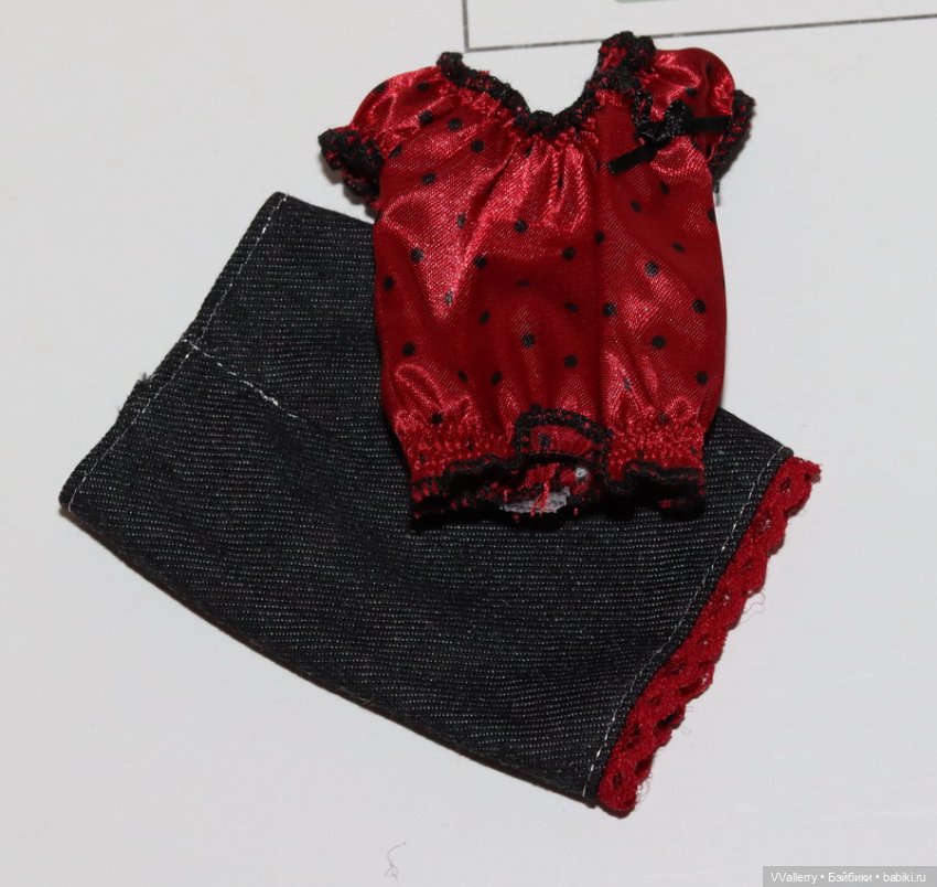 2 бордовых комплекта одежды (фото 2)