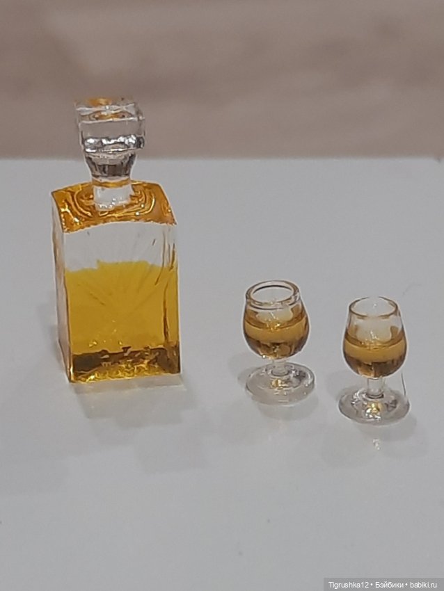 Виски с бокалами — Миниатюра для кукол (фото 2)
