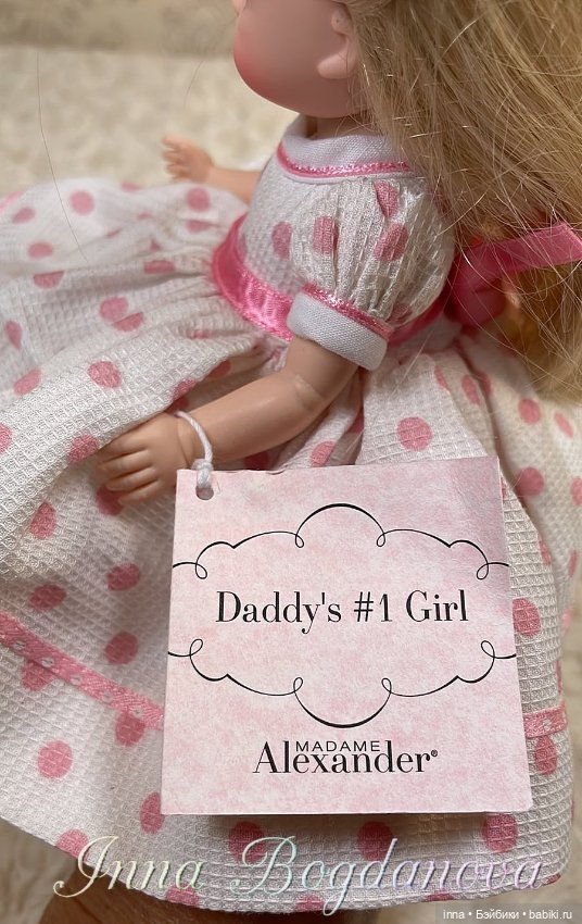Коллекционная кукла Папина любимица (20 см) (фото 7)