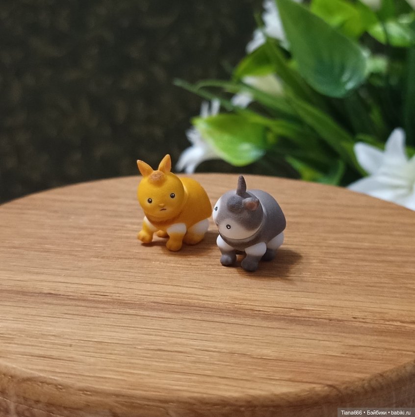 Маленькая шарнирная куколка Кролик