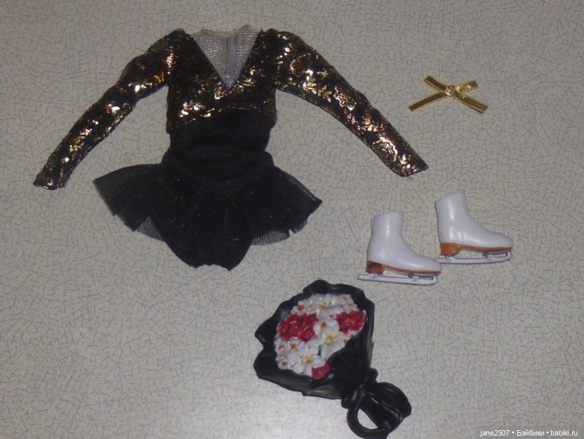 Полный аутфит коллекционной Барби Barbie Kristi Yamaguchi новый (для тела Made to Move Petite)