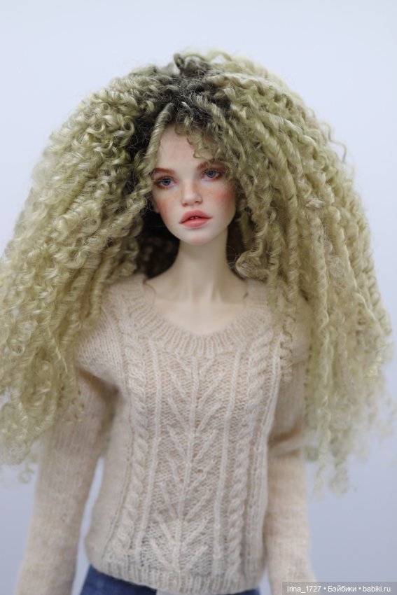 Парик подходит разным куклам (фото 3)