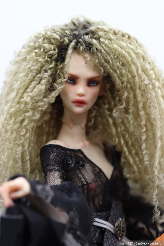 Парик подходит разным куклам (фото 2)