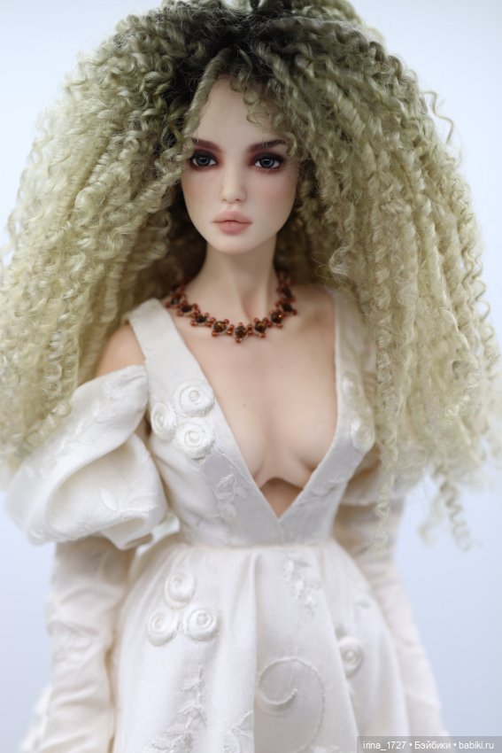 Парик подходит разным куклам (фото 4)