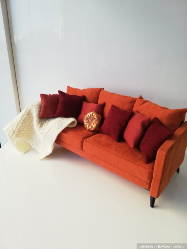 Диванчик для кукол формата 1 :6 (фото 6)