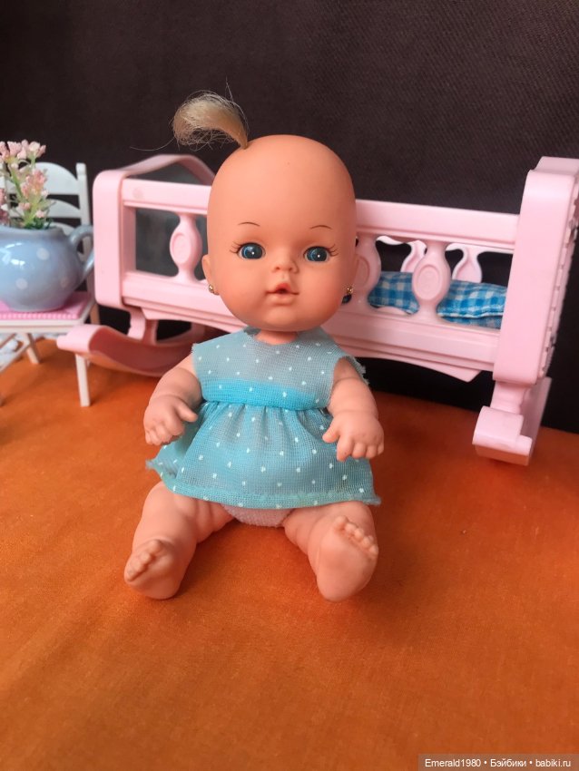 Кукла Estrela с кроваткой (фото 3)