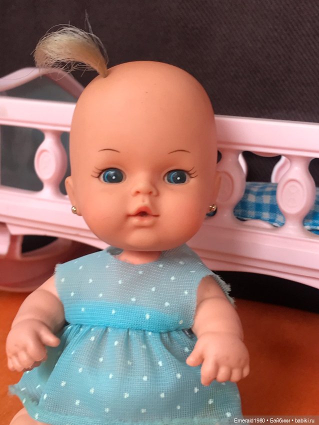 Кукла Estrela с кроваткой (фото 4)