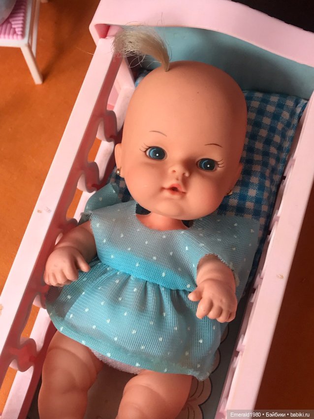 Кукла Estrela с кроваткой (фото 2)