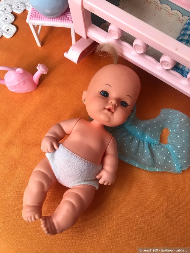 Кукла Estrela с кроваткой (фото 5)