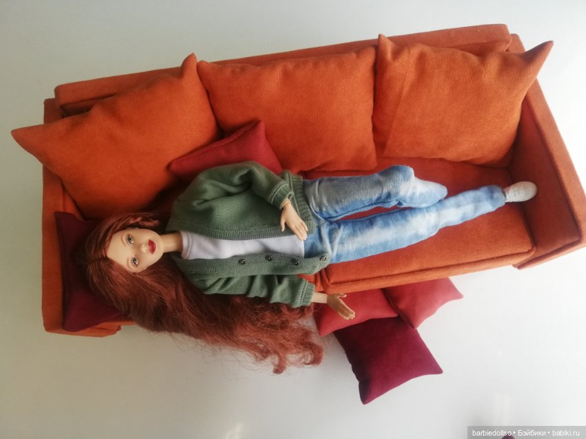 Диванчик для кукол формата 1 :6 (фото 5)