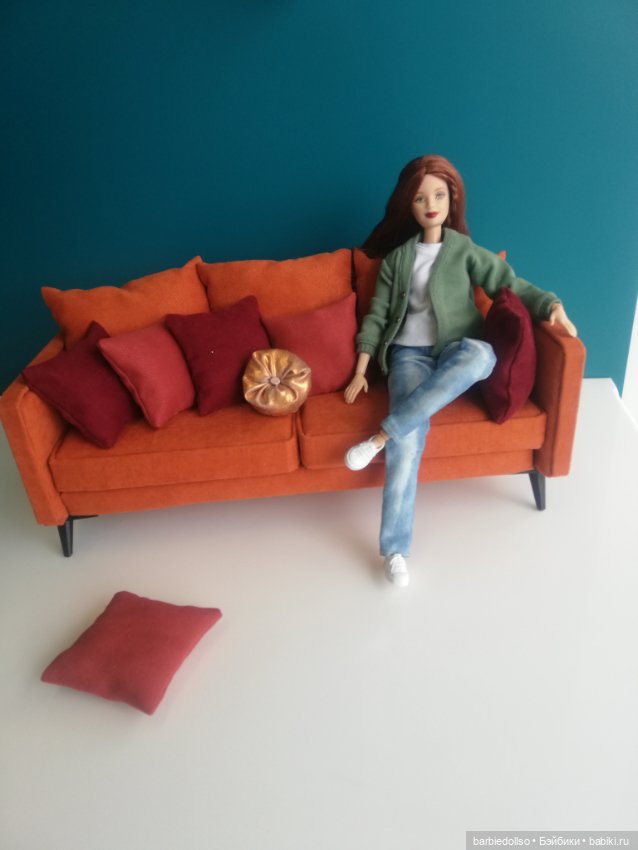 Диванчик для кукол формата 1 :6 (фото 7)