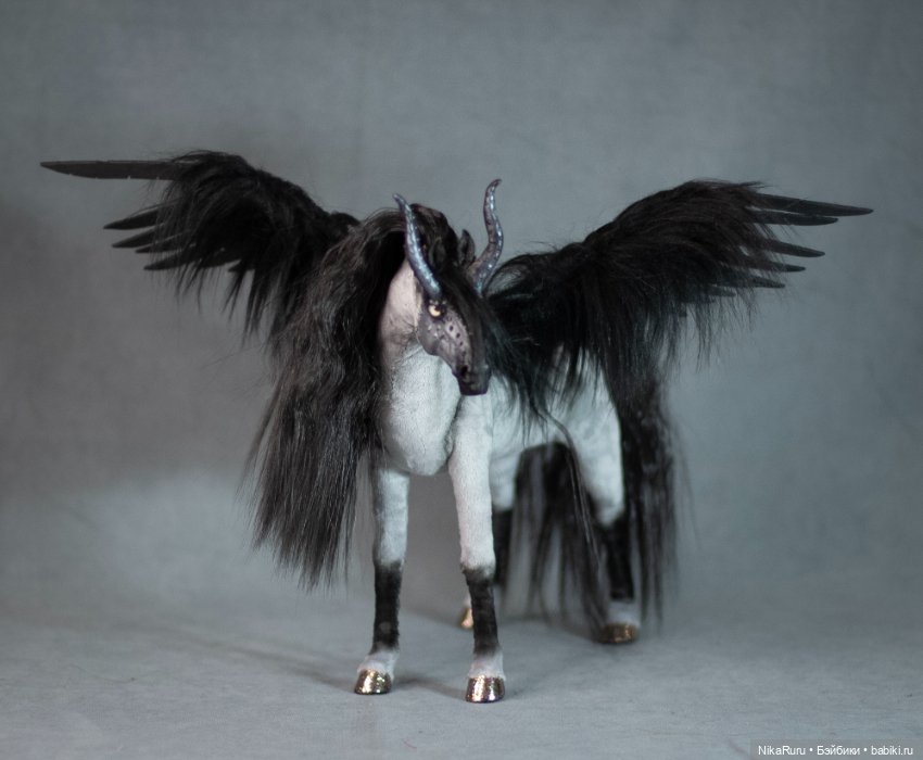 Лошадь пегас, игрушка подвижная в смешанной технике, конь формат 1/6 (фото 3)