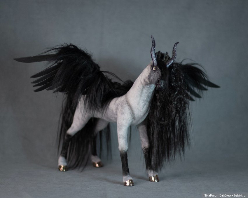 Лошадь пегас, игрушка подвижная в смешанной технике, конь формат 1/6 (фото 4)