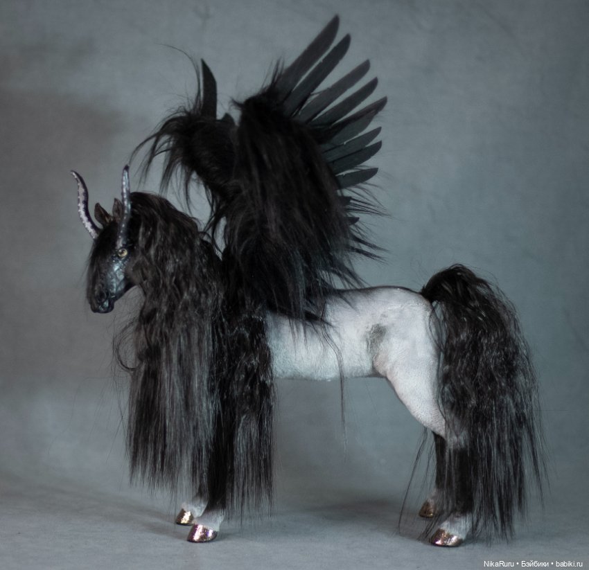 Лошадь пегас, игрушка подвижная в смешанной технике, конь формат 1/6 (фото 2)
