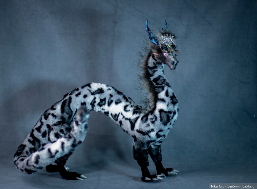 Дракон серый игрушка в смешанной технике