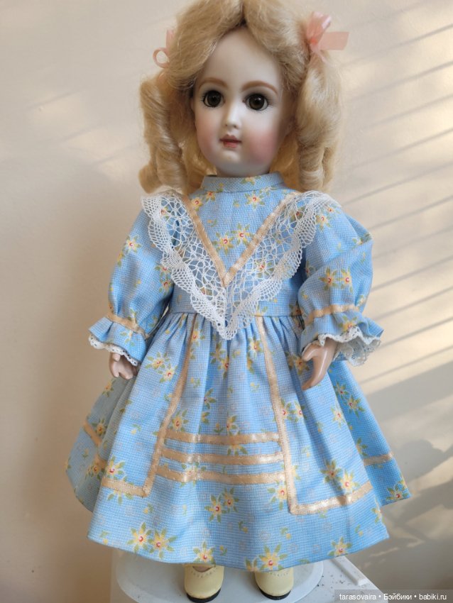 Платье для маленькой куклы