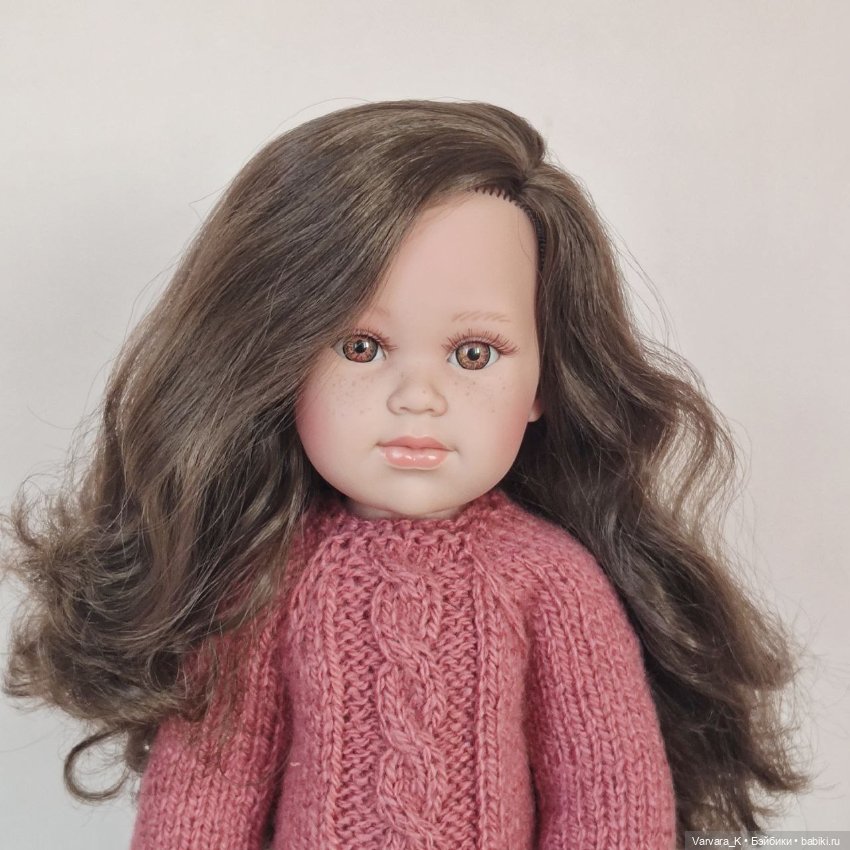 Llorens, большая артикуляционная кукла, шатенка, 42 см (фото 5)