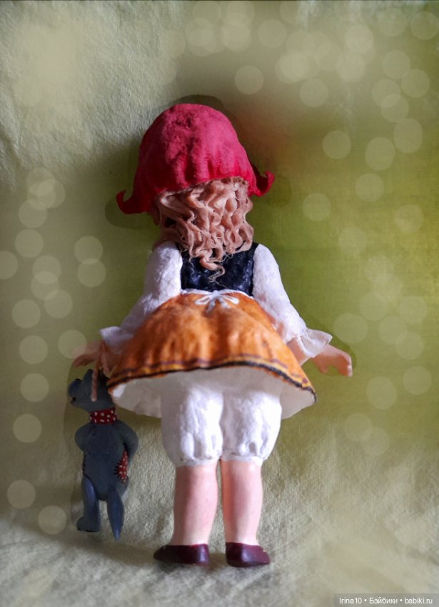 Красная Шапочка с любимой игрушкой (фото 8)