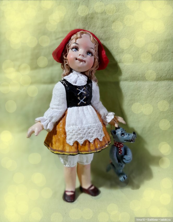 Красная Шапочка с любимой игрушкой (фото 2)