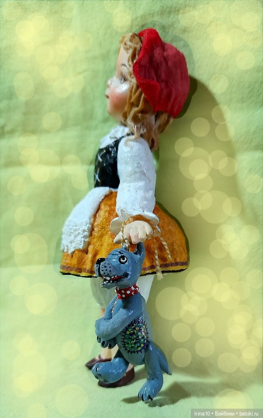 Красная Шапочка с любимой игрушкой (фото 6)