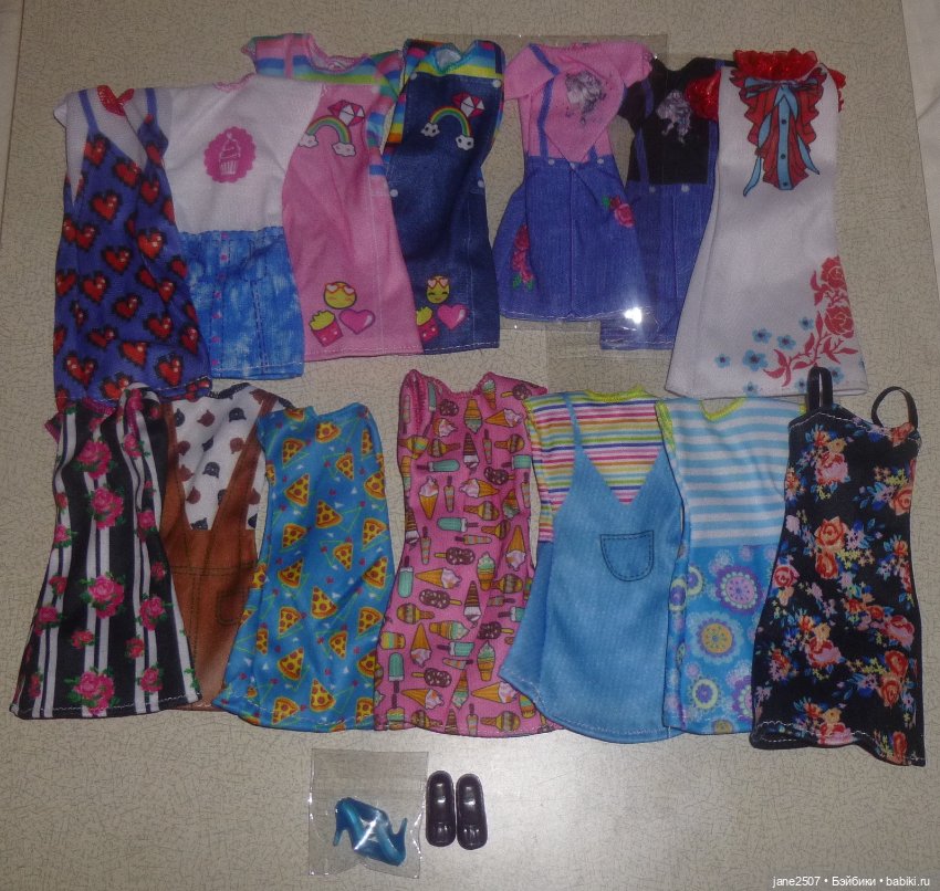 Лот одежды для Барби и других кукол 12 дюймов (платья, туфли) - все вещи новые (фото 2)