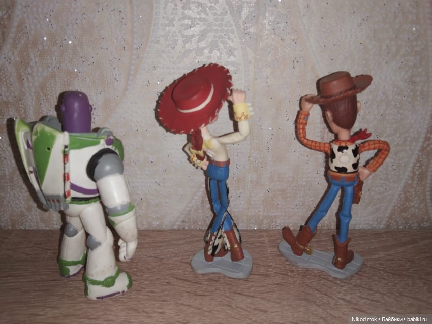История игрушек: Шериф Вуди, ковбойша Джесси, астронавт Базз Лайтер (фото 7)