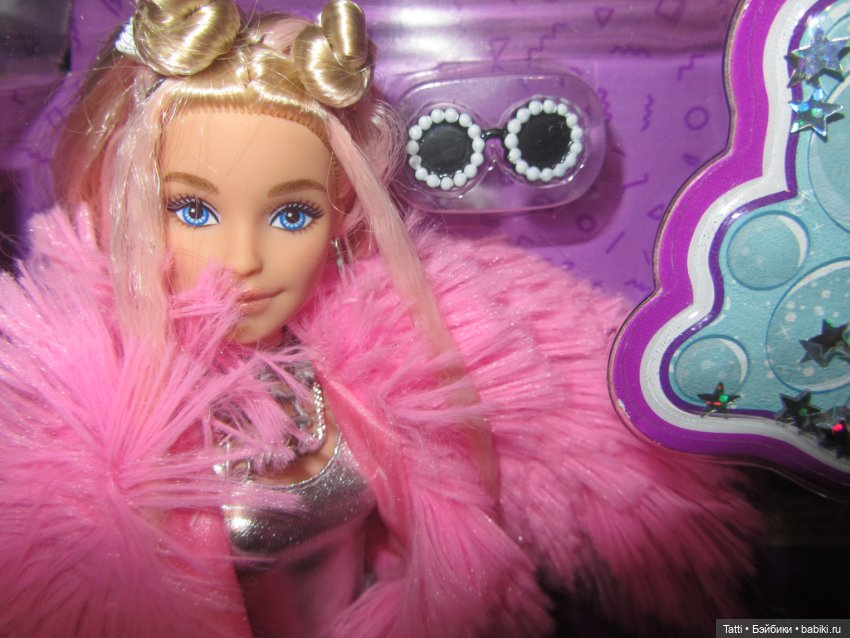 Кукла Барби Эстра в розовой шубке (фото 5)