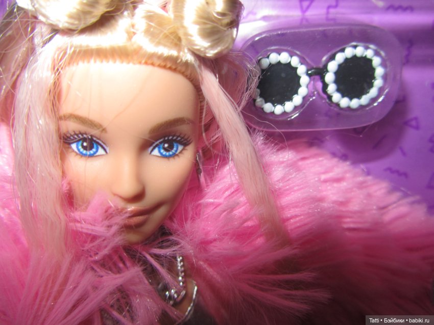 Кукла Барби Эстра в розовой шубке (фото 10)