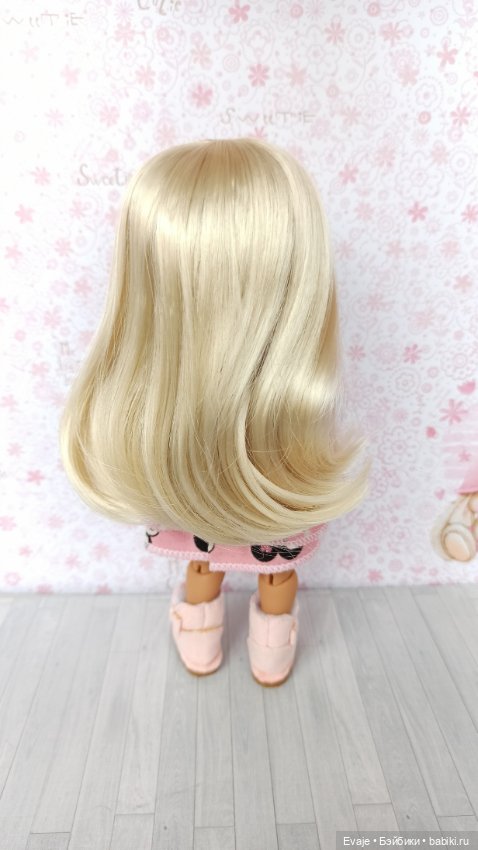 Парики 4-5" - Прямой с челкой, снизу подкручен, 3 цвета