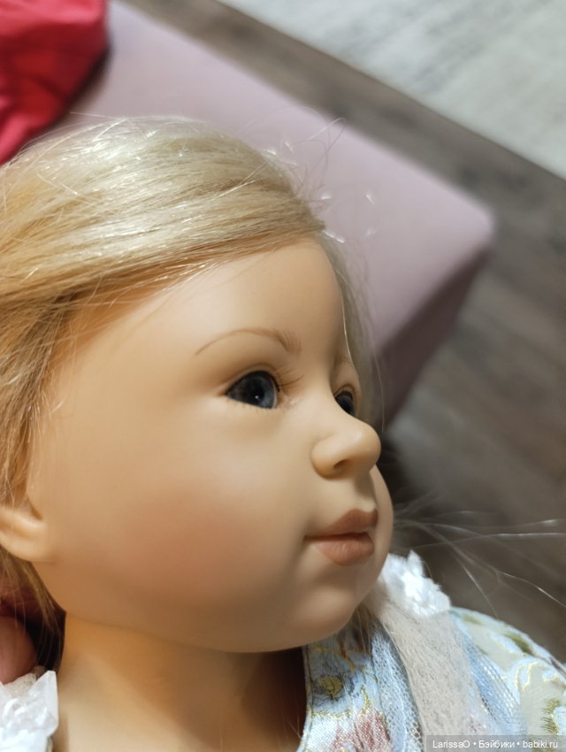 Коллекционная виниловая кукла Сюзанна (фото 4)