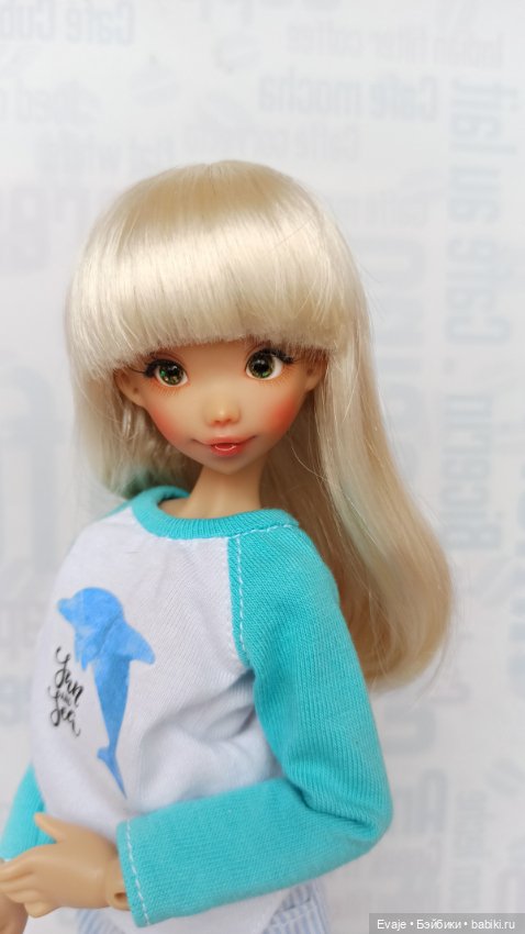 Парики 4-5" - Прямой с челкой, снизу подкручен, 3 цвета