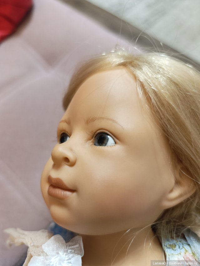 Коллекционная виниловая кукла Сюзанна (фото 3)