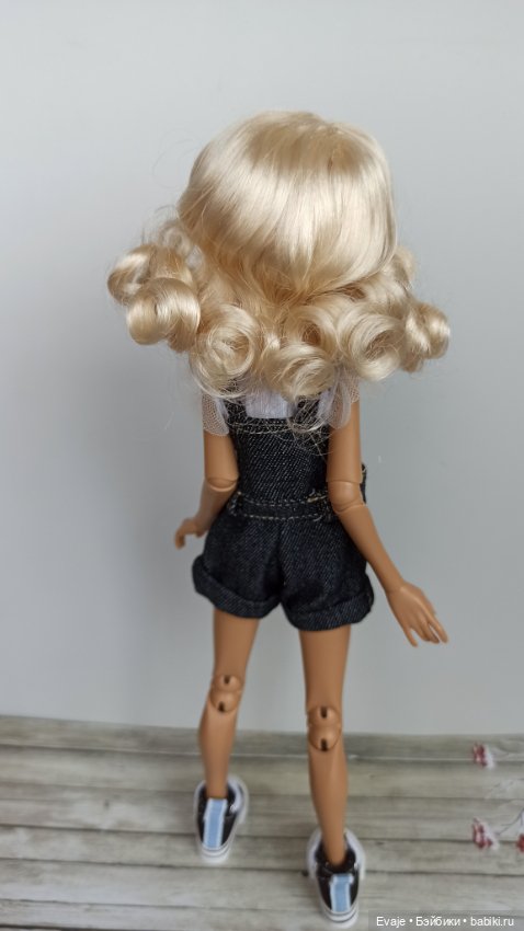 Парики 3-4" - Локоны с боковым пробором и челкой, 3 цвета (фото 4)