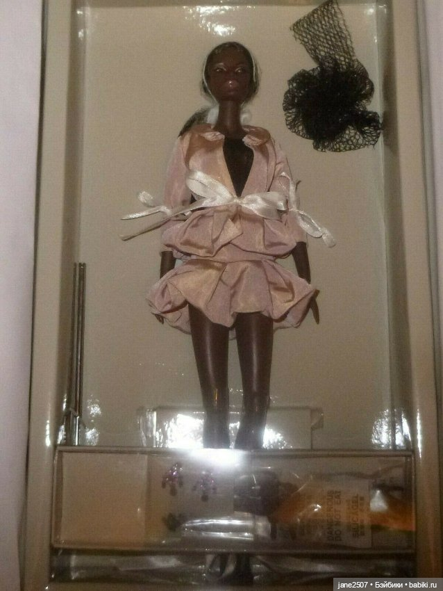 Fashion royalty Jordan Fire Within NRFB - полный комплект - редкий выпуск (фото 2)