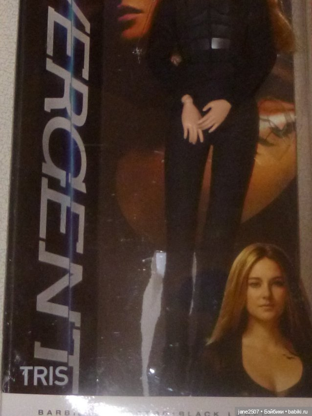 Коллекционная шарнирная Барби Barbie Tris Divergent MIB (фото 2)