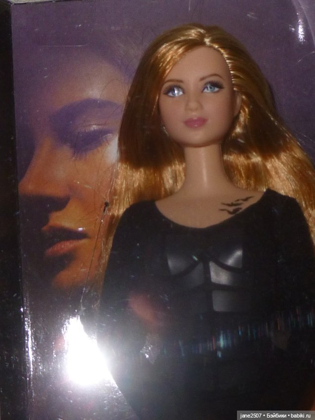 Коллекционная шарнирная Барби Barbie Tris Divergent MIB (фото 3)