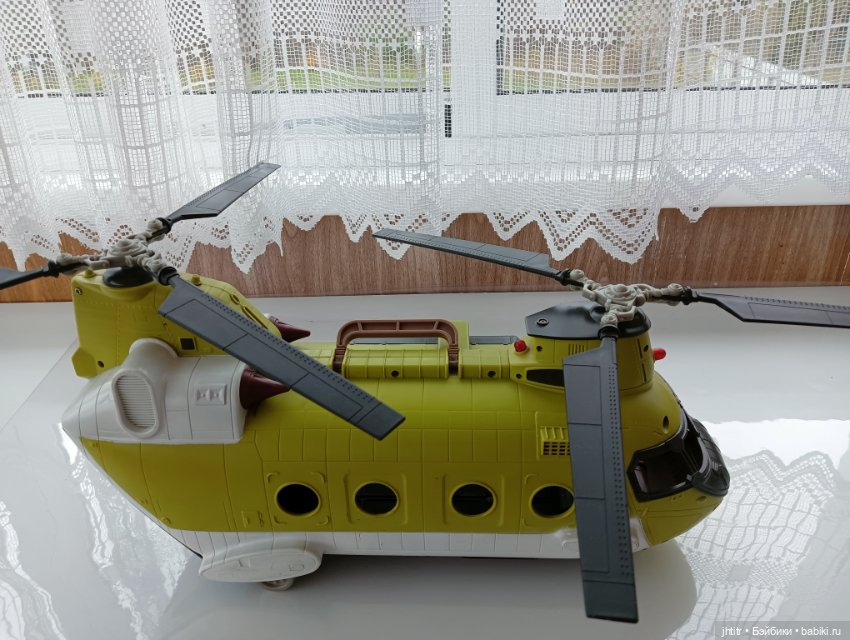 Вертолет для экшн фигурок