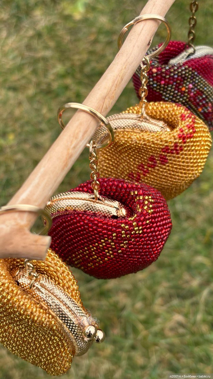 Бисерные сумочки брелочки (фото 3)