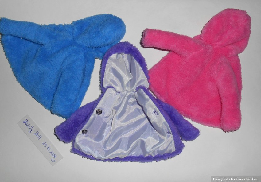 Шубы с капюшонами на Барби (фото 4)